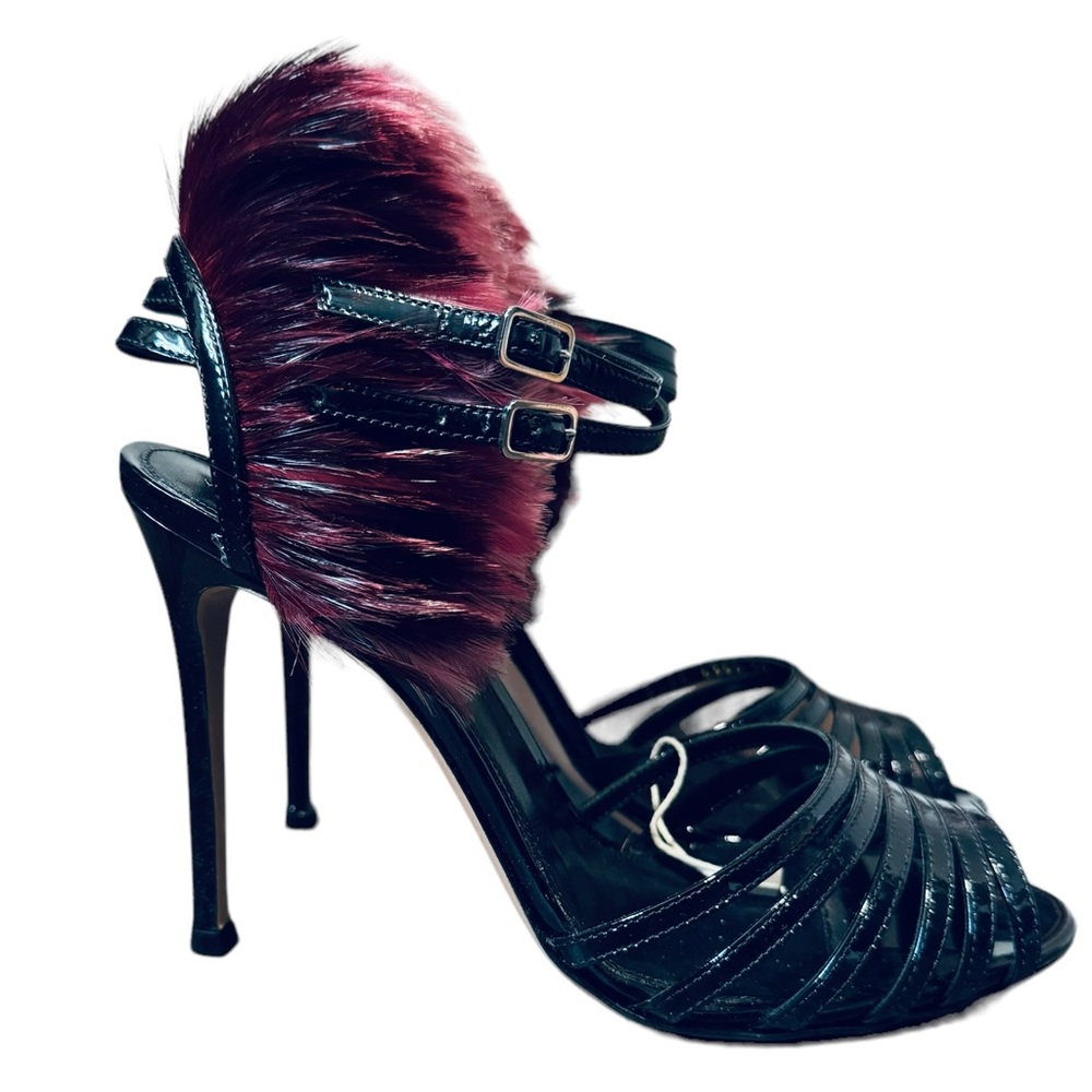 GIANVITO ROSSI***Black Patent Heels w/Feathers***US 7 $950 - Picture 2 of 7